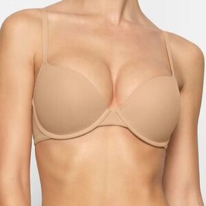 SKIMS Fits Everybody Push-up Demi Bra Ochre